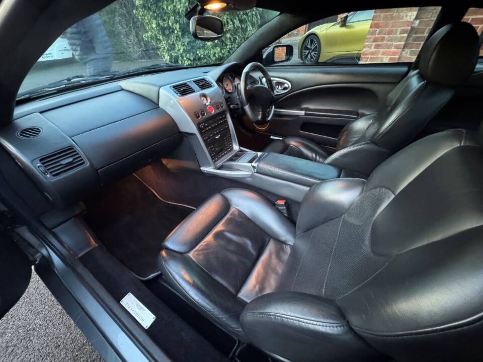 Image 20/29 of Aston Martin V12 Vanquish (2002)