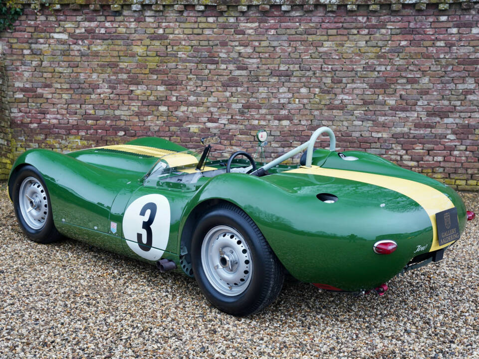 Image 47/50 of Lister Knobbly (1959)