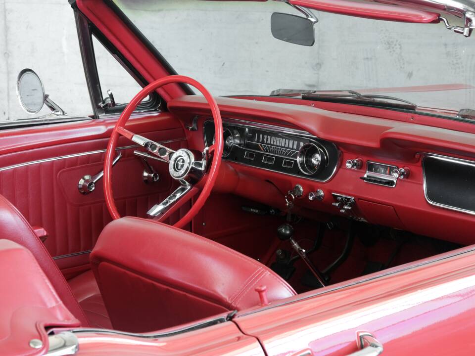 Image 24/50 of Ford Mustang 289 (1964)