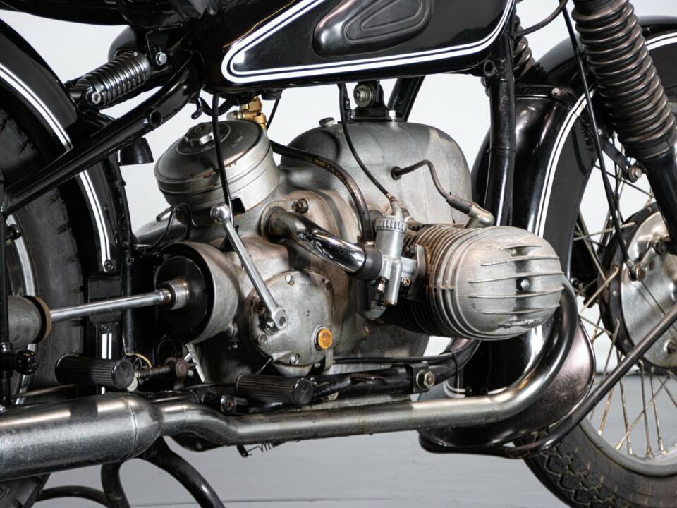 Image 38/50 of BMW R 51 (1954)