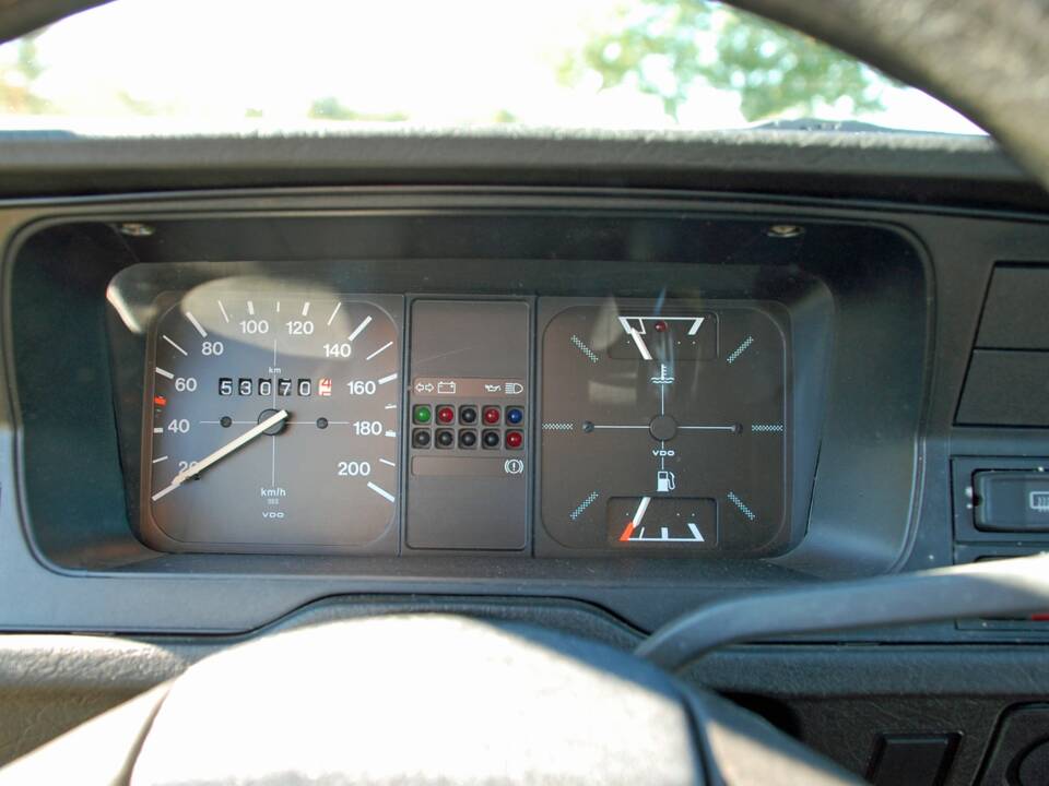 Immagine 14/29 di Volkswagen Polo II Hatchback 1.0 (1989)