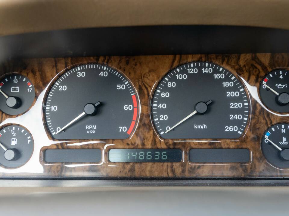 Image 32/50 of Jaguar XJ 6 4.0 Sovereign (1995)