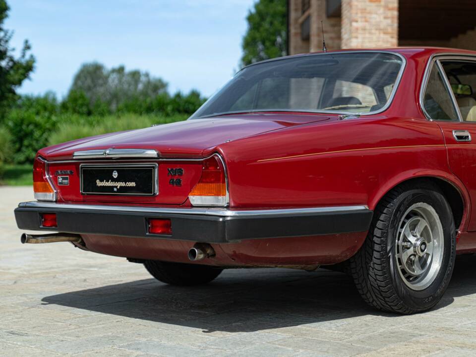 Imagen 18/50 de Jaguar XJ 6 4.2 (1981)