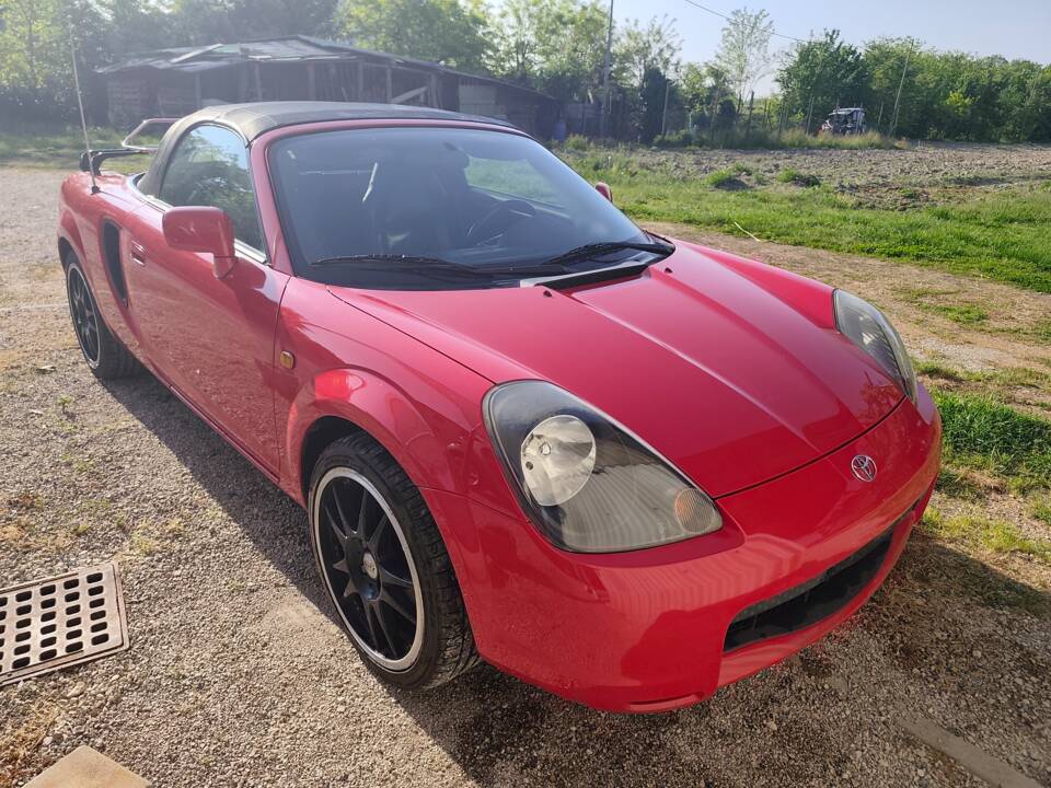Image 30/57 of Toyota MR2 (2003)