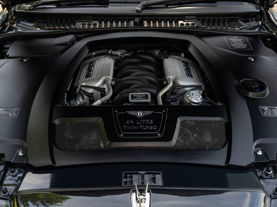 Image 30/31 of Bentley Azure T (2009)
