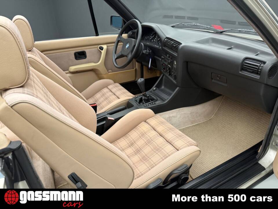 Bild 15/15 von BMW 320i (1990)