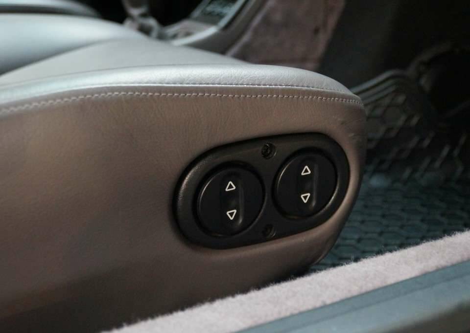 Image 20/50 of Porsche 911 Carrera (1995)