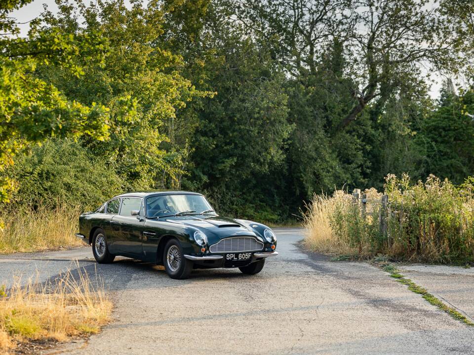 Bild 34/50 von Aston Martin DB 6 Vantage (1967)