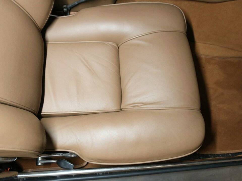 Image 25/50 of Jensen Interceptor  MK III (1974)