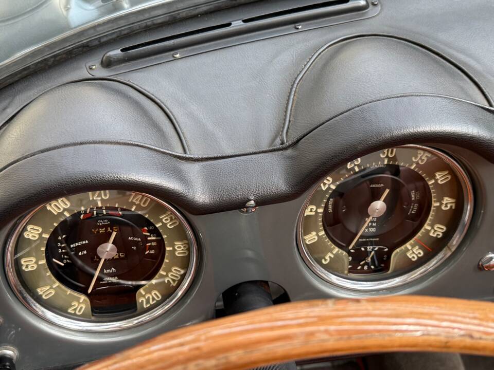 Bild 14/33 von Lancia Aurelia B24 Convertibile (1958)