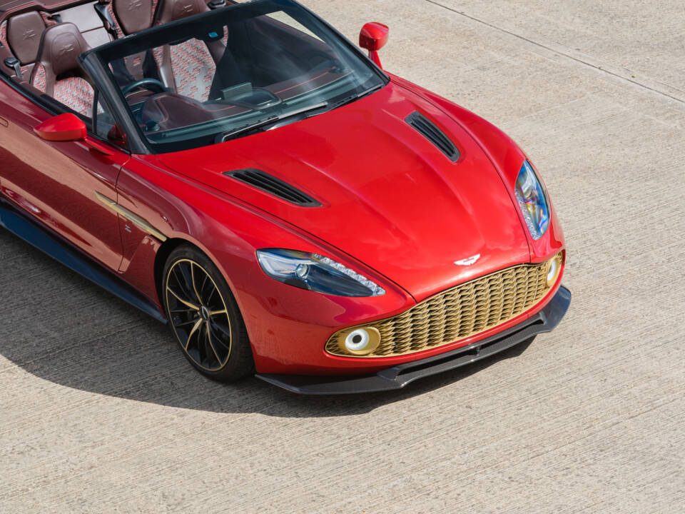 Immagine 22/70 di Aston Martin Vanquish Zagato Volante (2017)