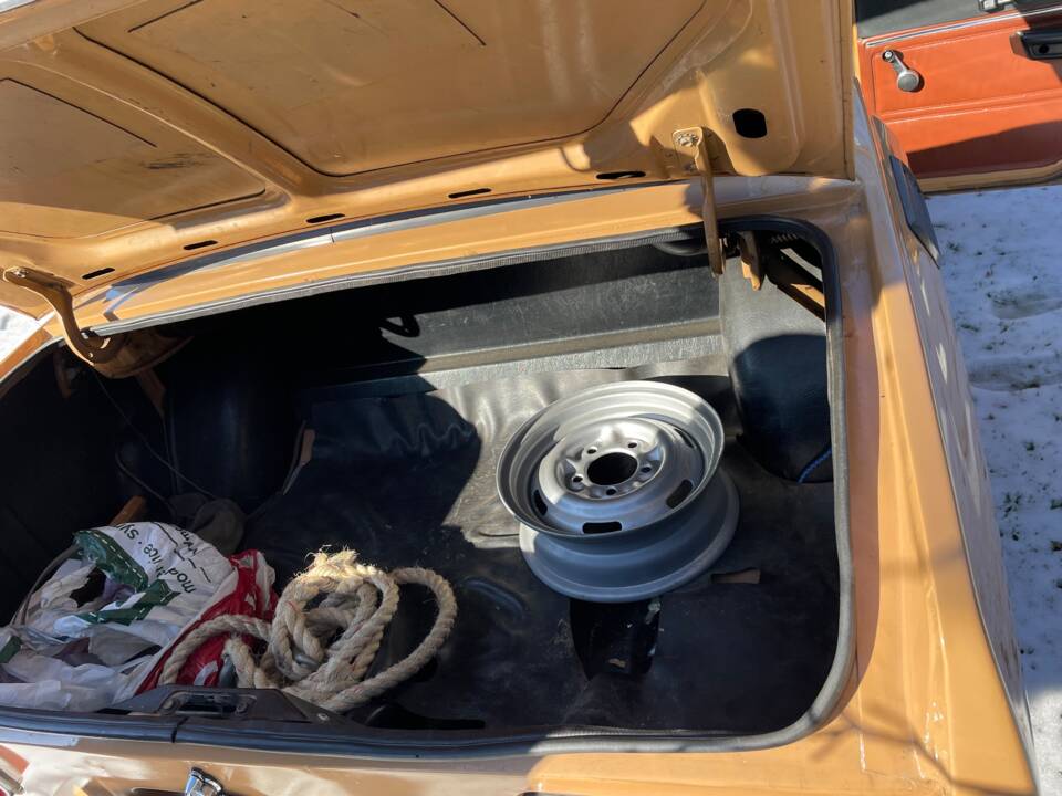 Image 14/15 of Moskvich 2140 (1988)