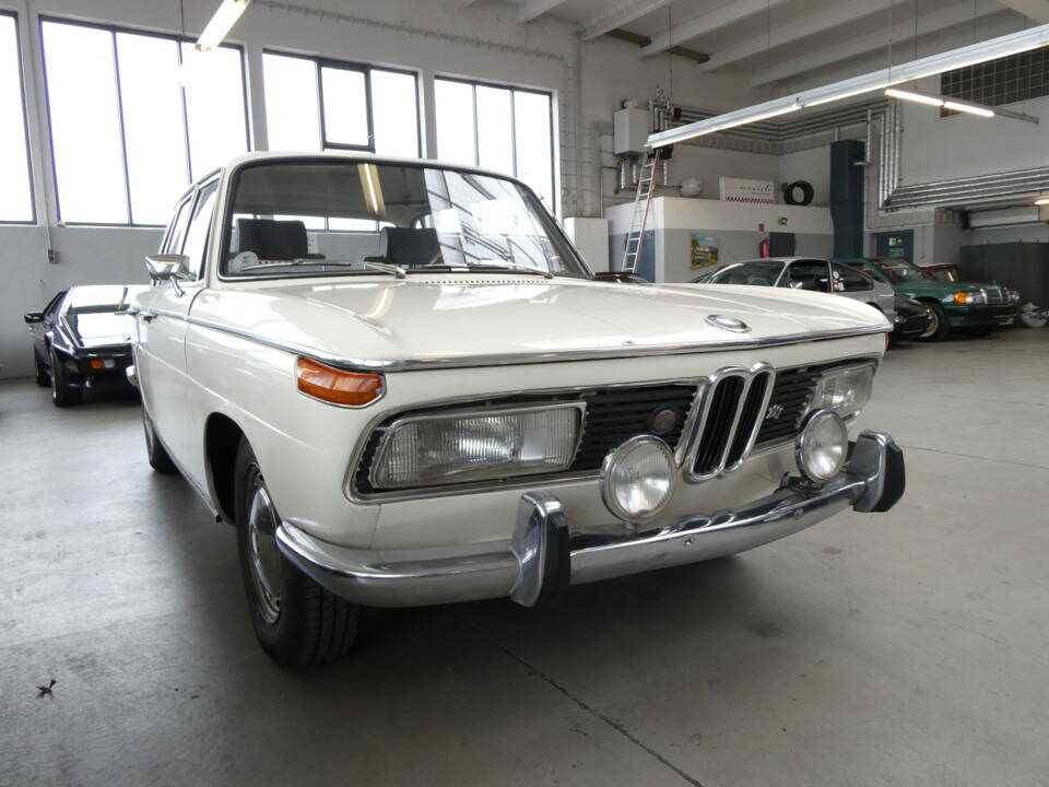 Image 25/43 de BMW 2000 tii (1971)