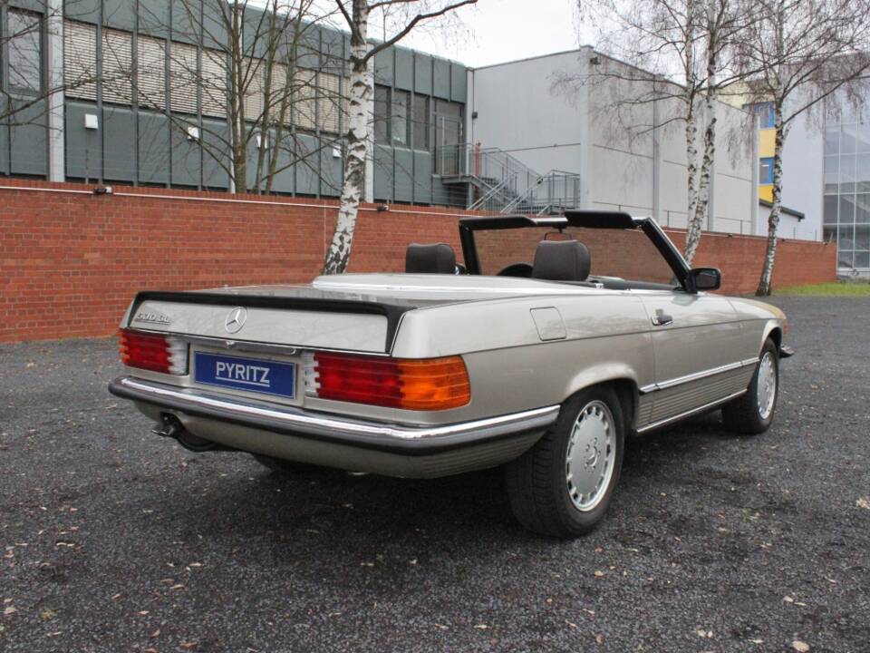 Image 28/29 of Mercedes-Benz 500 SL (1986)