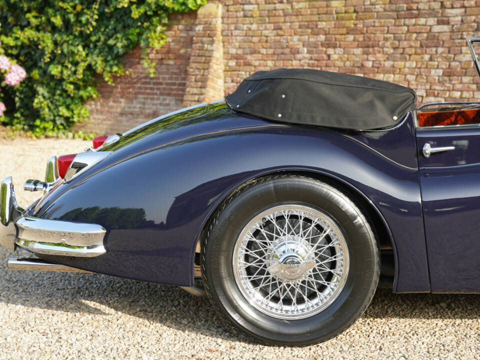 Image 34/50 de Jaguar XK 140 DHC (1954)