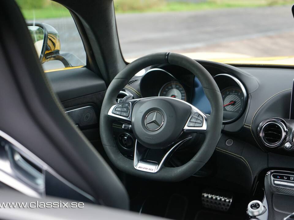 Image 19/23 of Mercedes-AMG GT-S (2015)