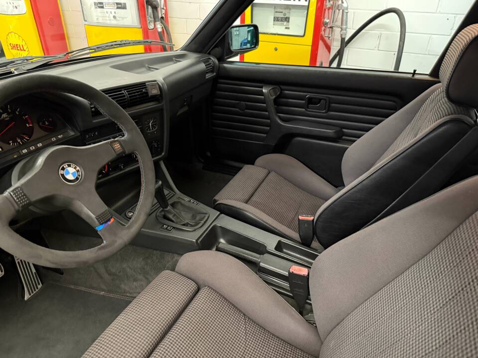 Image 8/18 of BMW 325i (1986)