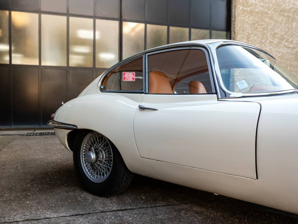 Imagen 10/50 de Jaguar E-Type 4.2 (1965)