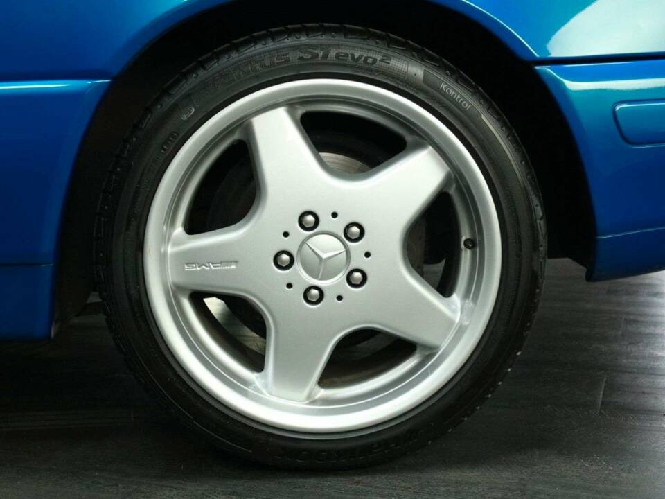 Image 49/50 de Mercedes-Benz SL 500 (1997)
