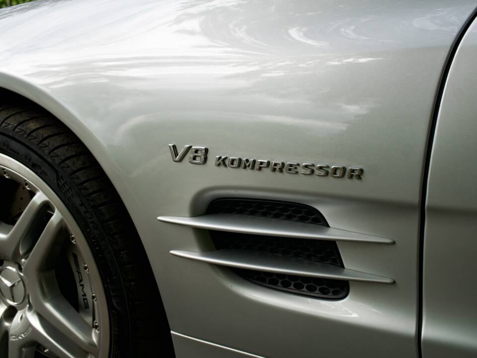 Image 16/23 de Mercedes-Benz SL 55 AMG (2007)
