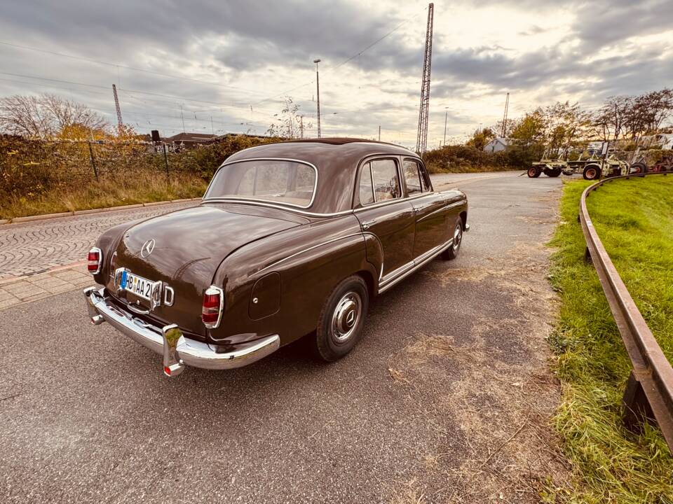 Image 4/43 of Mercedes-Benz 220 S (1956)