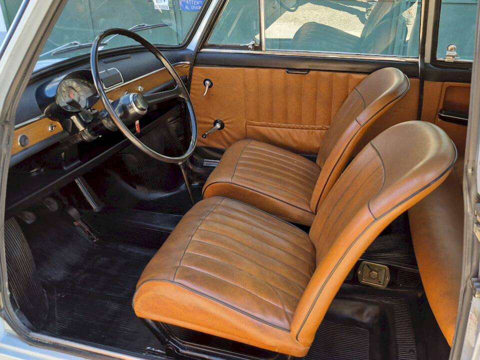 Image 18/43 of Autobianchi Bianchina Panoramica (1969)