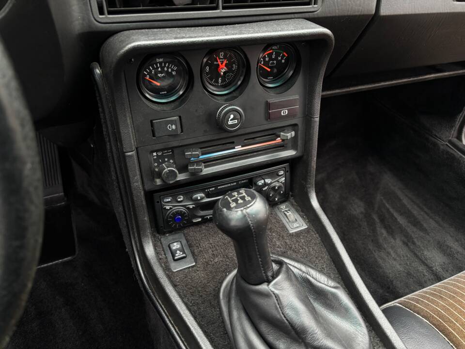Image 9/27 de Porsche 924 (1984)