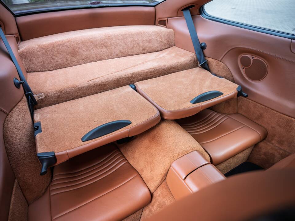 Image 39/63 of Porsche 911 Carrera 4S (2004)