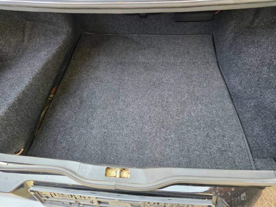 Bild 53/55 von Alfa Romeo 164 2.0 (1989)