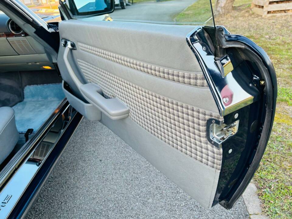 Image 22/23 of Mercedes-Benz 500 SL (1986)