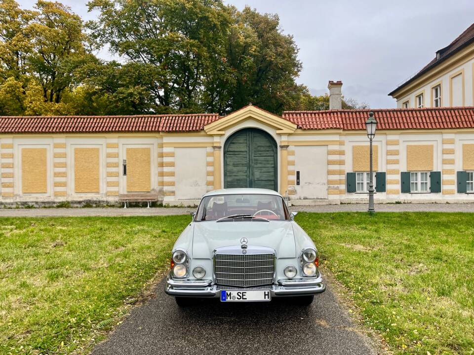 Immagine 9/75 di Mercedes-Benz 280 SE 3,5 (1971)