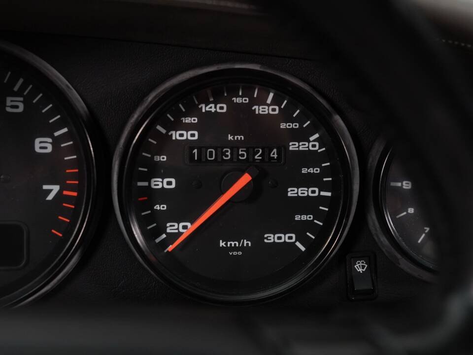 Image 24/33 de Porsche 911 Turbo 3.3 (1991)
