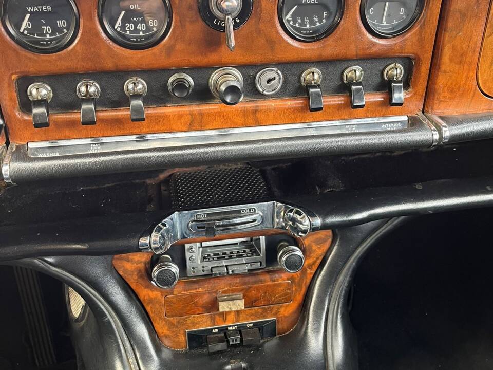 Image 29/51 of Jaguar 420 (1967)