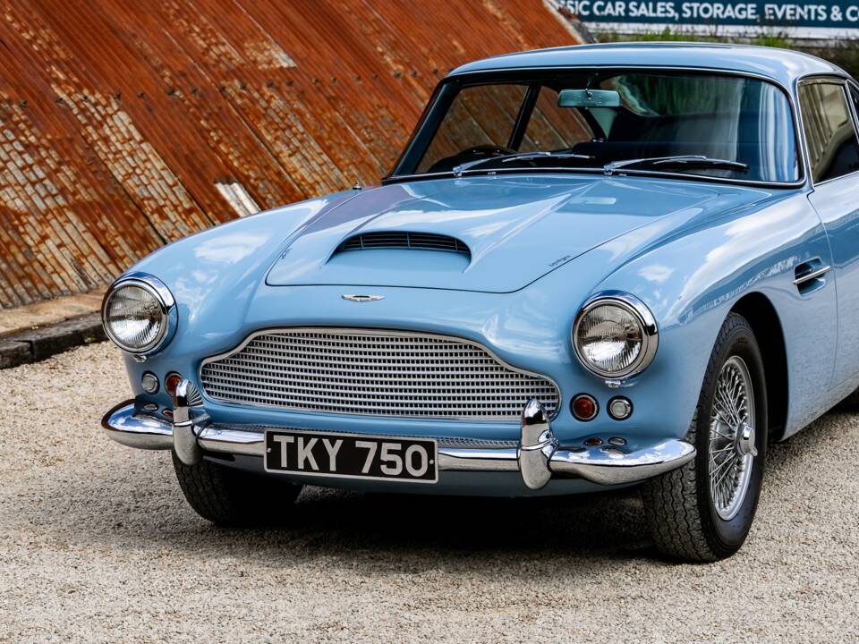 Image 44/56 of Aston Martin DB 4 (1960)