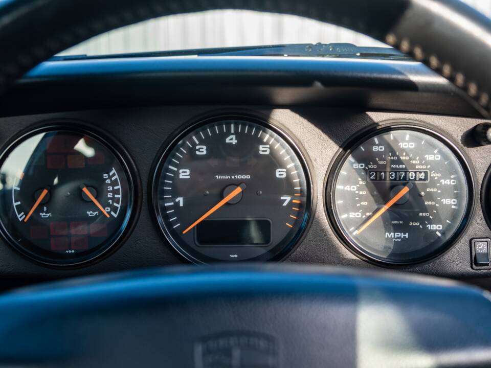 Image 41/93 de Porsche 911 Carrera (1994)