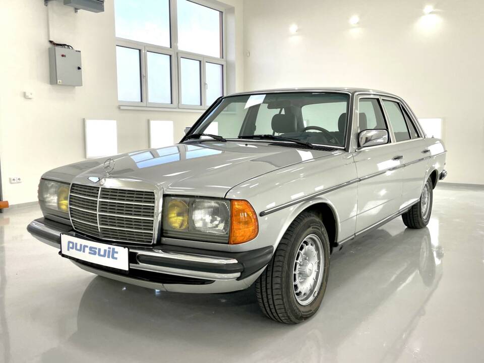 Bild 1/32 von Mercedes-Benz 300 D (1983)