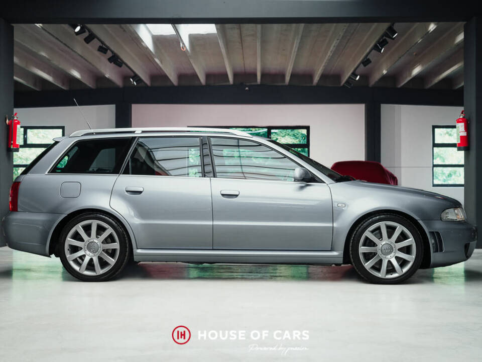 Image 5/25 de Audi RS4 Avant (2001)