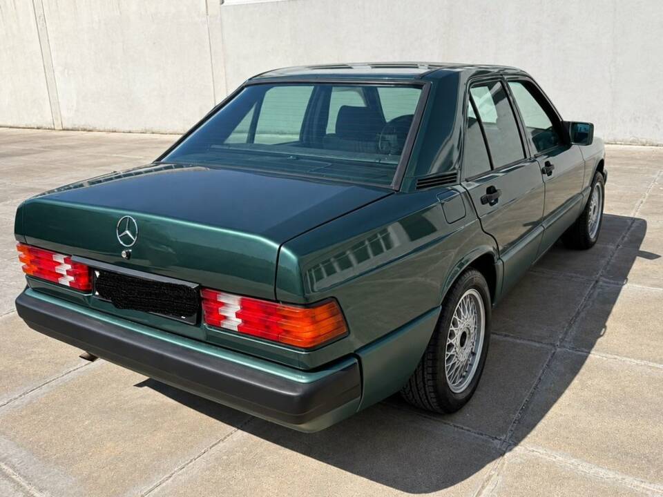 Image 7/8 of Mercedes-Benz 190 E 1.8 (1992)