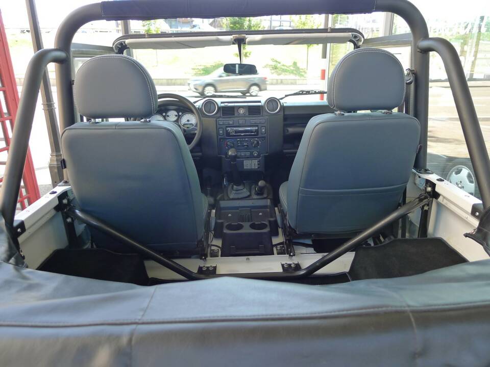 Image 11/15 of Land Rover Defender 90 (2014)