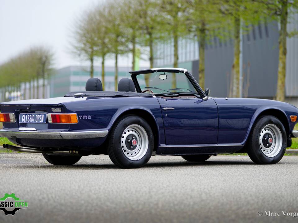 Image 35/42 of Triumph TR 6 PI (1972)