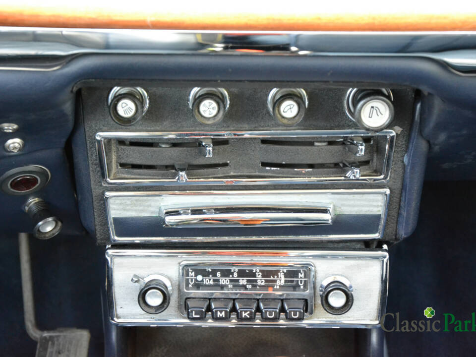Image 31/50 of BMW 2000 CS (1970)