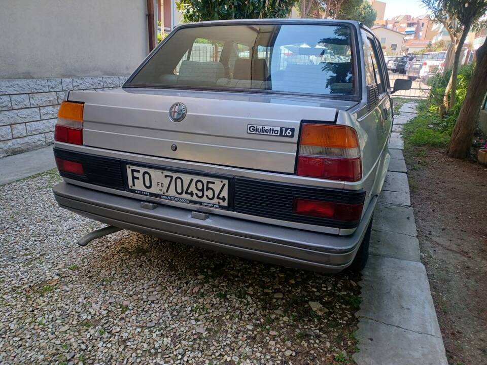 Bild 6/8 von Alfa Romeo Giulietta 1.6 (1984)