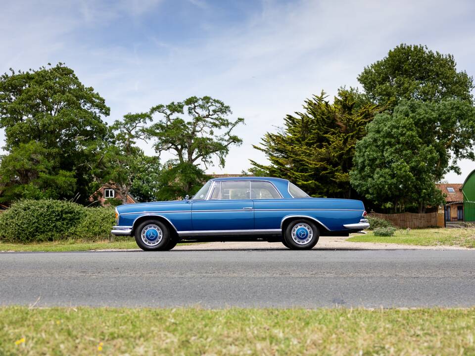 Afbeelding 38/62 van Mercedes-Benz 300 SE (1965)