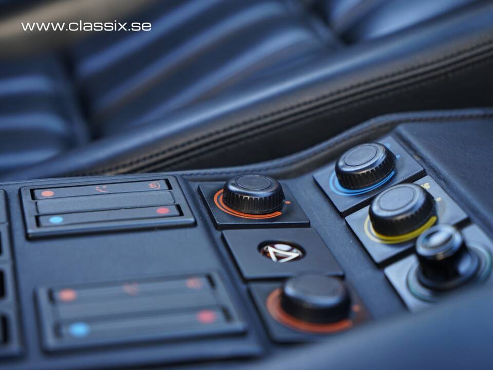 Image 26/27 de Ferrari 328 GTB (1985)