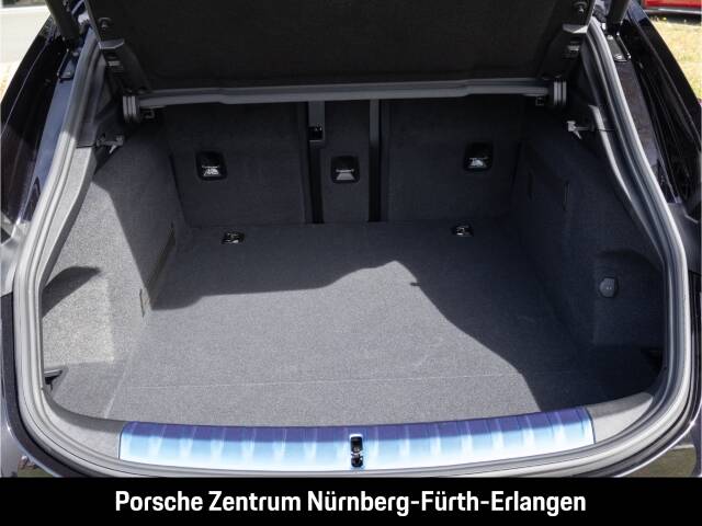 Image 26/36 of Porsche Taycan 4S Sport Turismo (2026)
