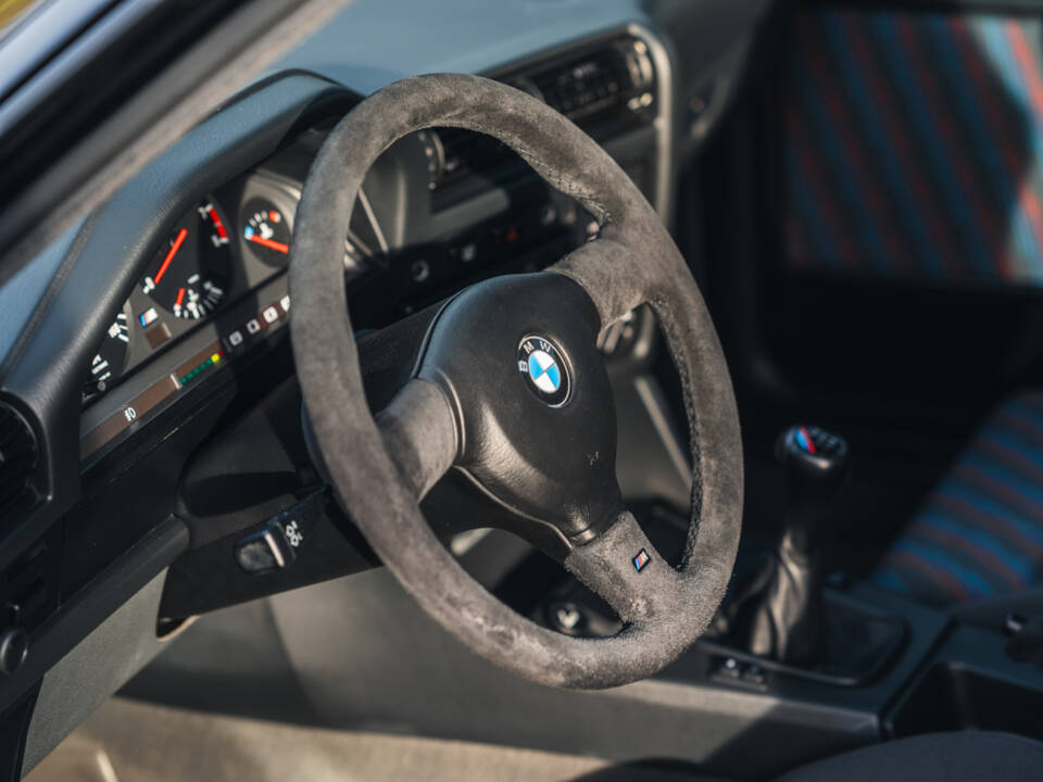 Image 22/50 of BMW M3 Sport Evo (1990)
