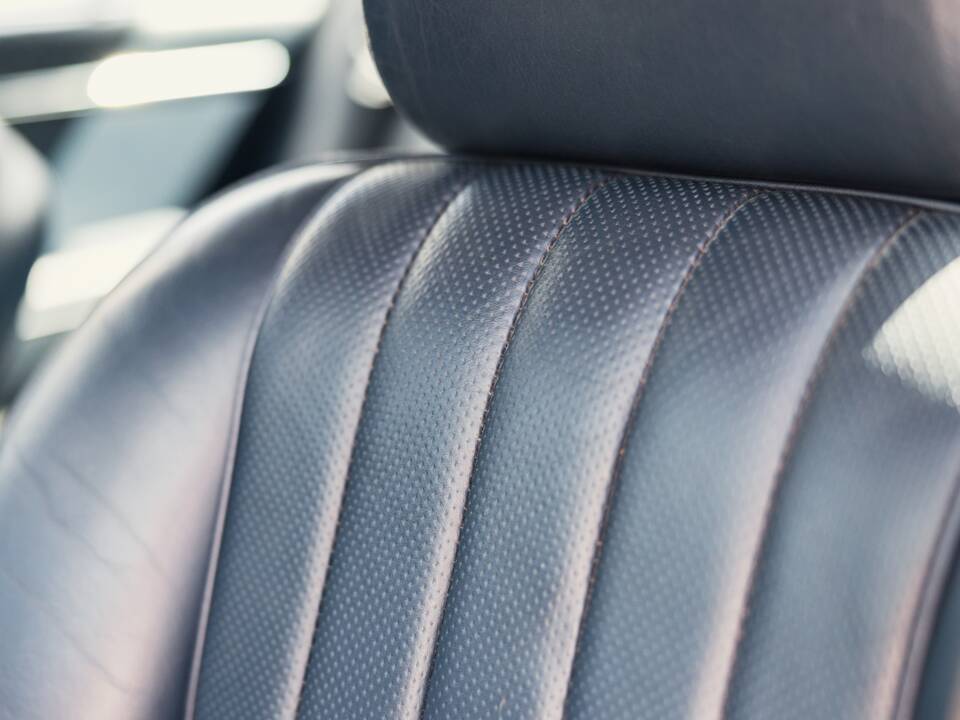 Image 44/50 of Jaguar XJ 6 4.2 (1982)