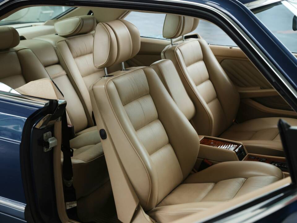 Image 24/39 of Mercedes-Benz 560 SEC (1990)