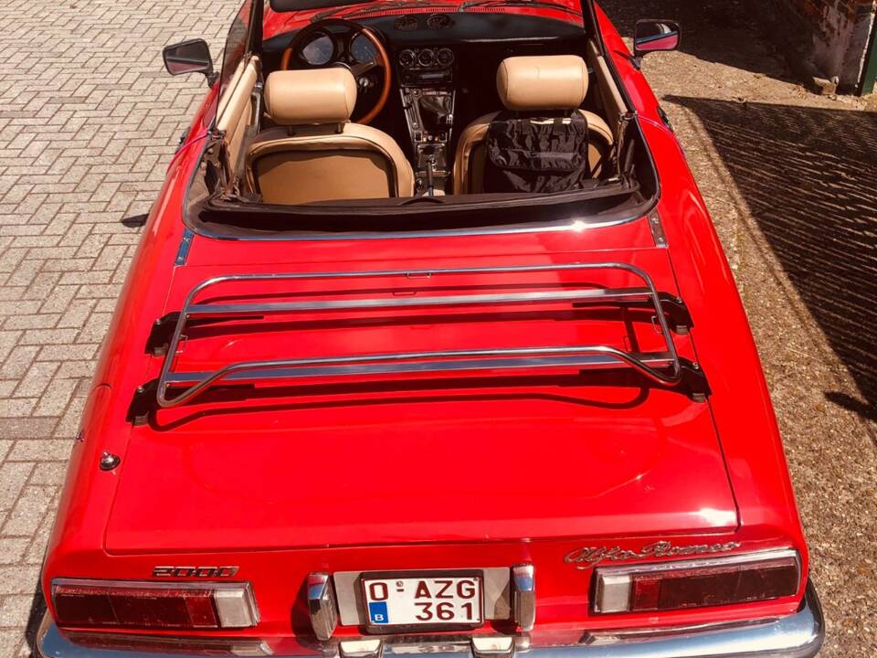 Image 4/16 of Alfa Romeo 2000 Spider Veloce (1979)