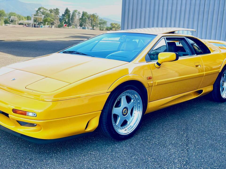 Image 6/14 of Lotus Esprit S4s (1995)
